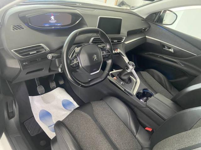 Peugeot 3008 image 3