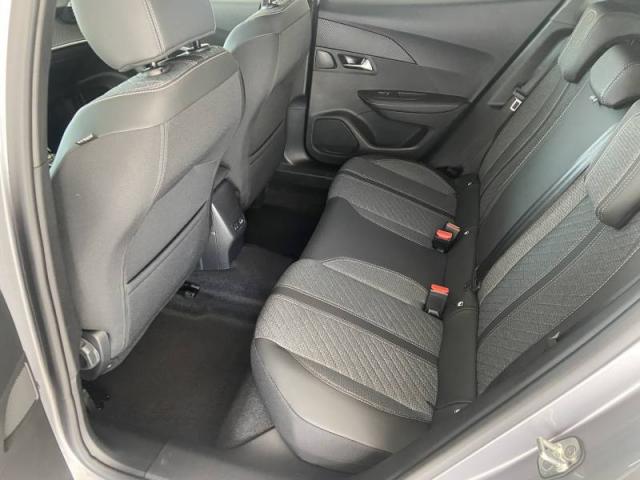 Peugeot 2008 image 2