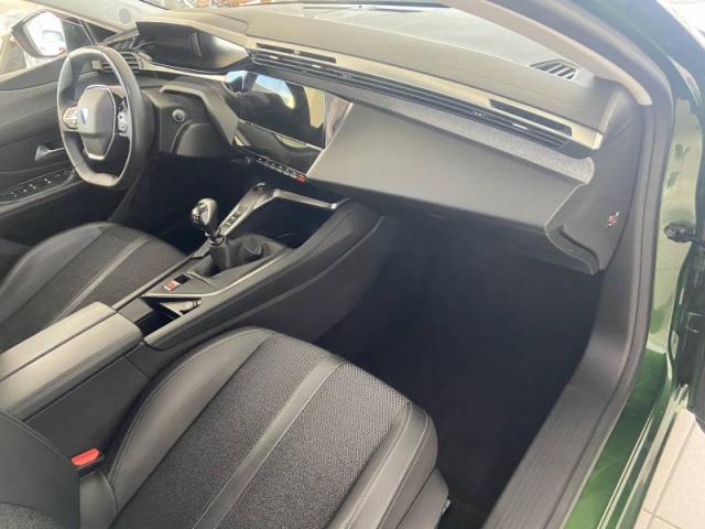 Peugeot 308 image 2
