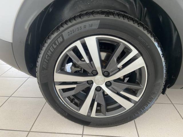 Peugeot 3008 image 2