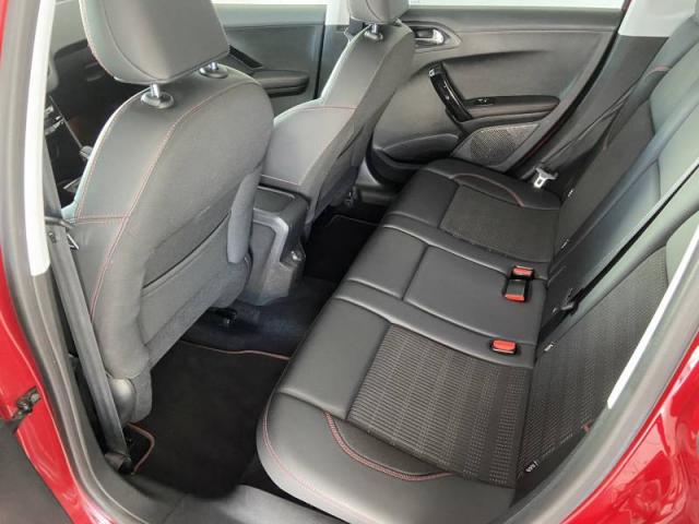 Peugeot 2008 image 5
