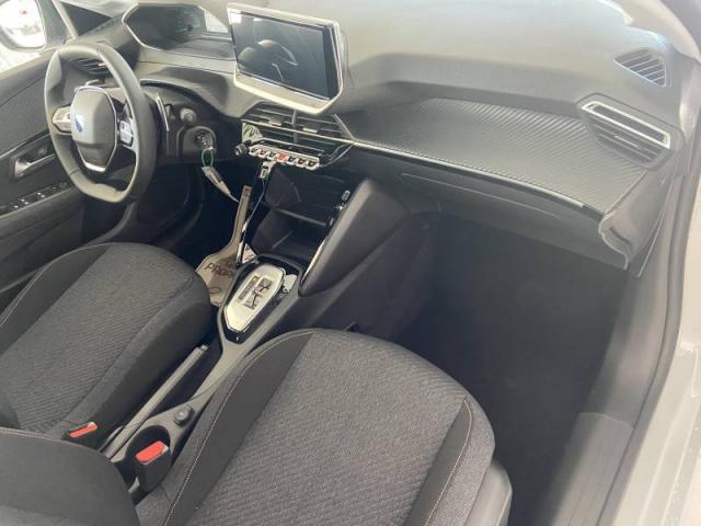 Peugeot 208 image 7