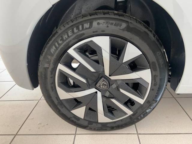 Peugeot 208 image 1