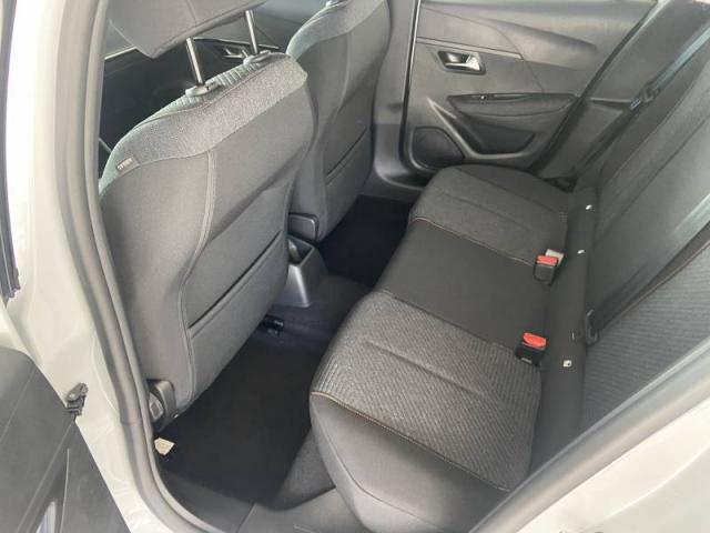 Peugeot 208 image 4