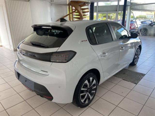 Peugeot 208 image 5