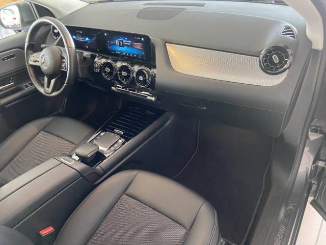 Mercedes Benz Gla image 1