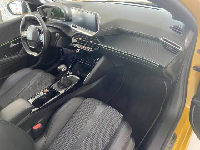Peugeot 208 image 8