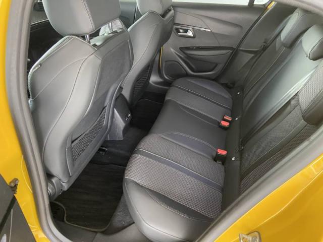Peugeot 208 image 2
