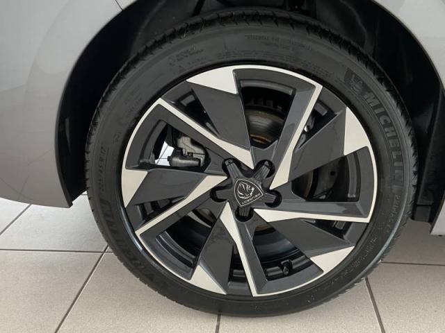 Peugeot 308 image 1