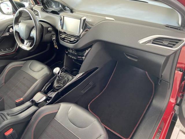 Peugeot 2008 image 3