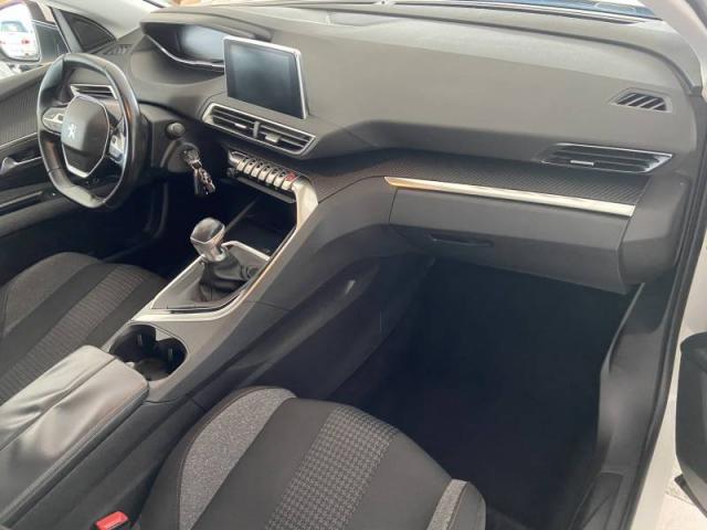 Peugeot 3008 image 1