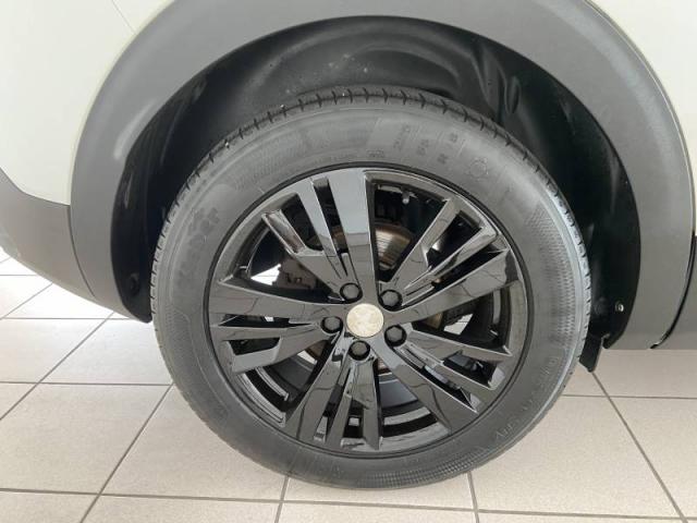 Peugeot 3008 image 2