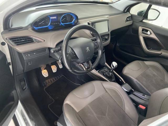 Peugeot 2008 image 2