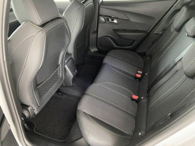 Peugeot 2008 image 1