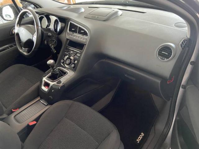 Peugeot 5008 image 5