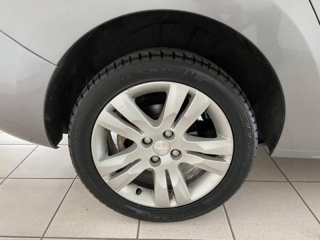 Peugeot 5008 image 9