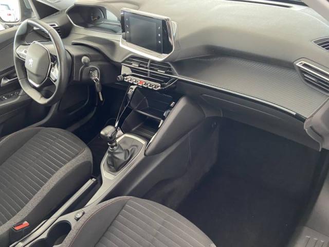 Peugeot 2008 image 3