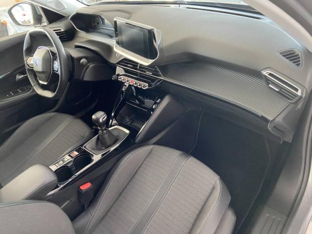 Peugeot 2008 image 3