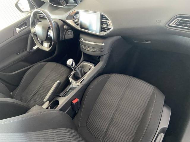 Peugeot 308 image 8