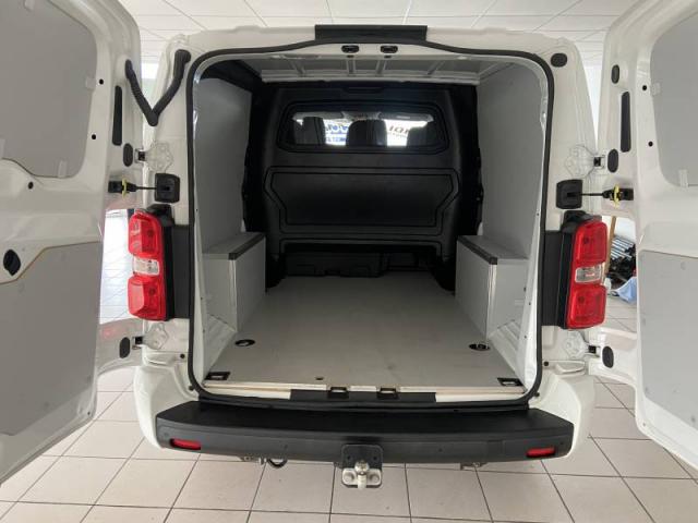 Peugeot Expert image 1