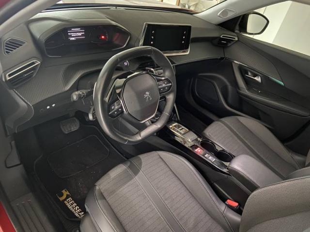 Peugeot 2008 image 2