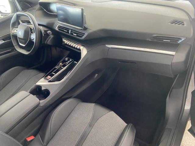 Peugeot 5008 image 8