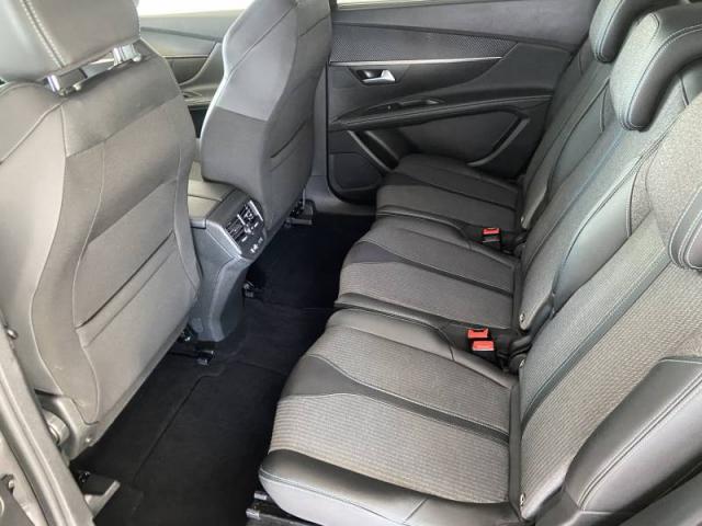 Peugeot 5008 image 2