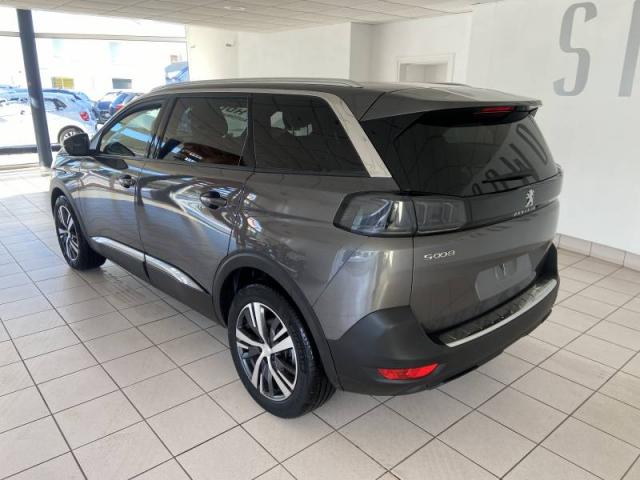 Peugeot 5008 image 3