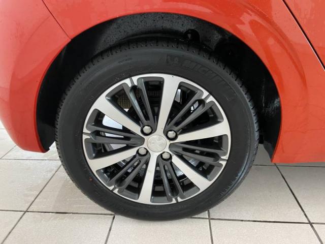 Peugeot 208 image 9