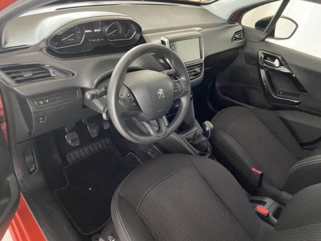 Peugeot 208 image 2