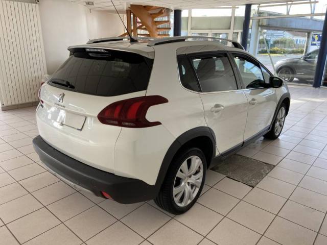 Peugeot 2008 image 8