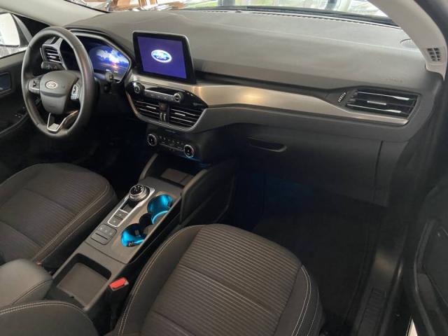 Ford Kuga image 6