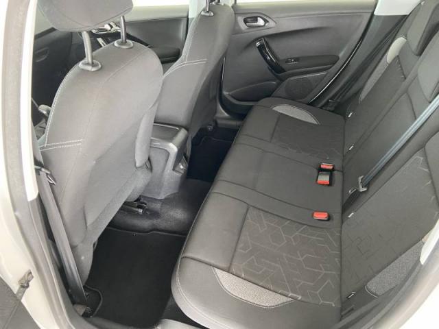 Peugeot 2008 image 8