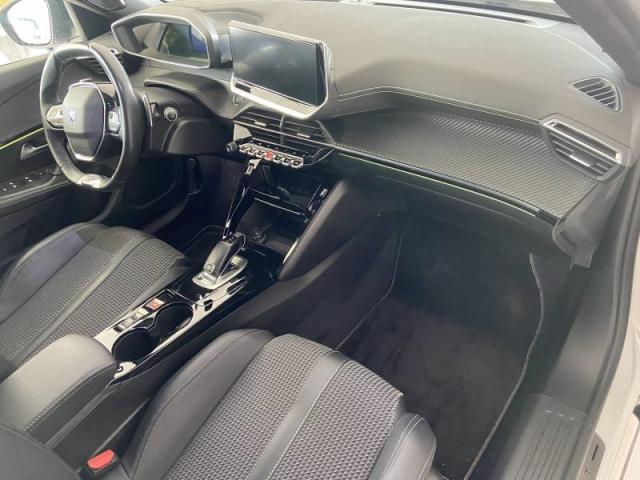 Peugeot 2008 image 9