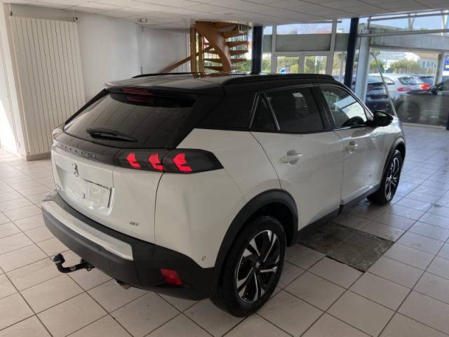 Peugeot 2008 image 2