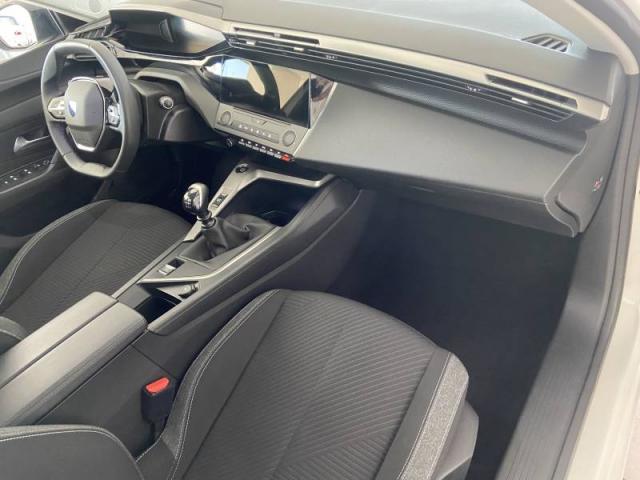 Peugeot 308 image 2