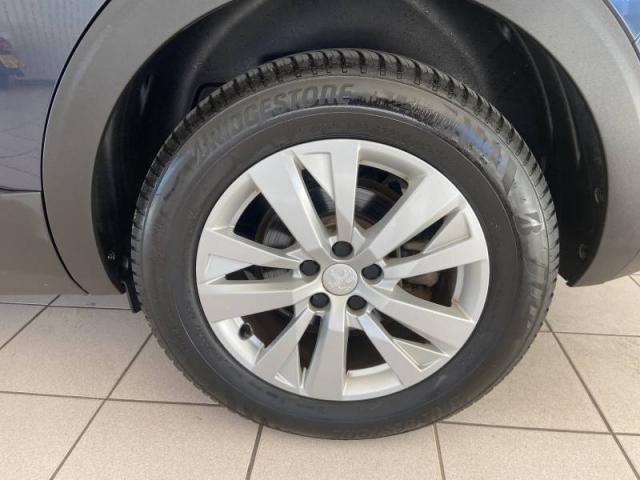 Peugeot 5008 image 1