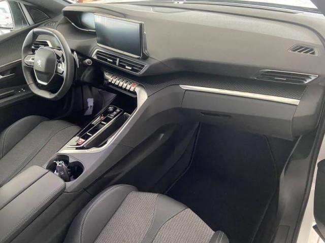 Peugeot 3008 image 2