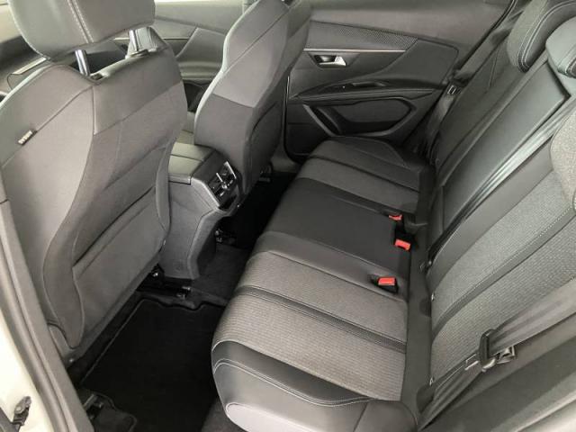 Peugeot 3008 image 3
