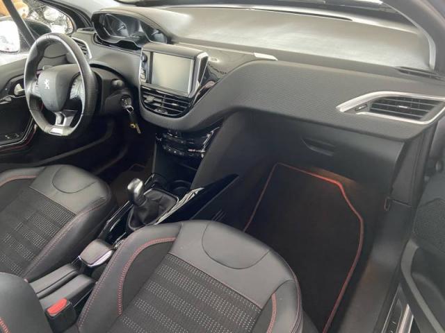 Peugeot 2008 image 8