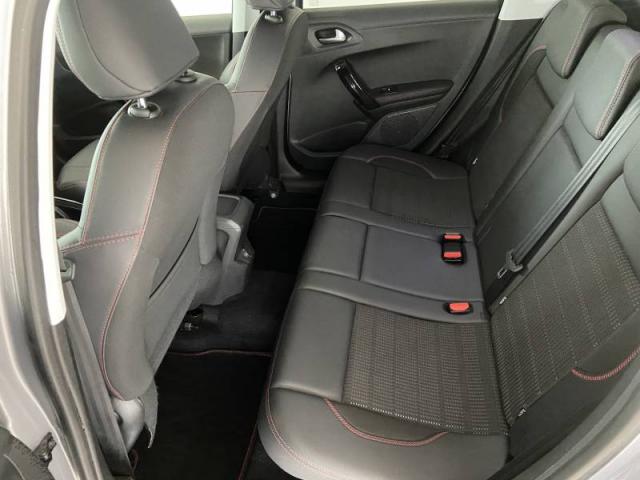 Peugeot 2008 image 2