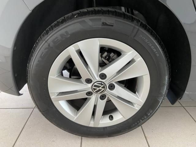 Volkswagen Golf image 4