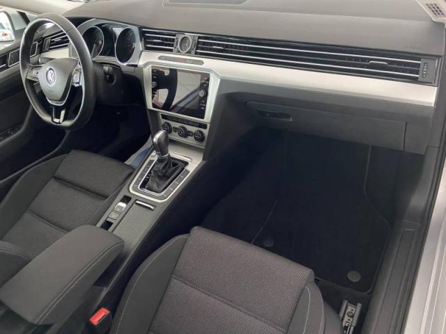 Volkswagen Passat image 2