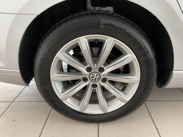 Volkswagen Passat image 1