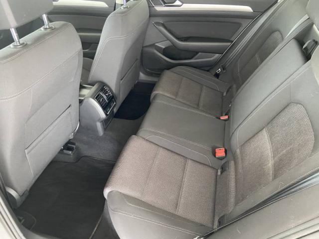 Volkswagen Passat image 3