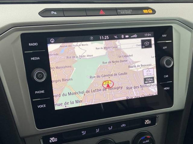 Volkswagen Passat image 6