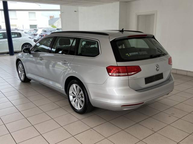 Volkswagen Passat image 9