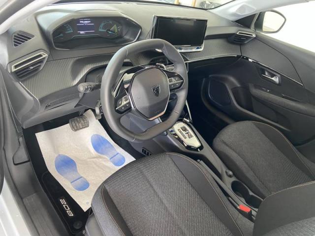 Peugeot 208 image 7