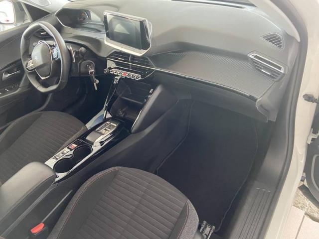 Peugeot 2008 image 6