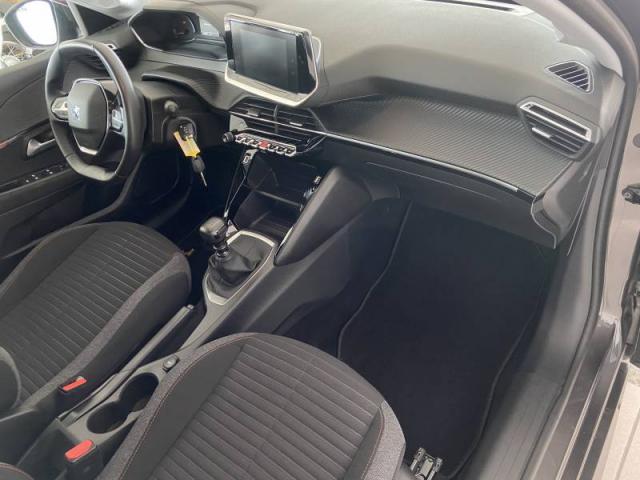 Peugeot 208 image 8